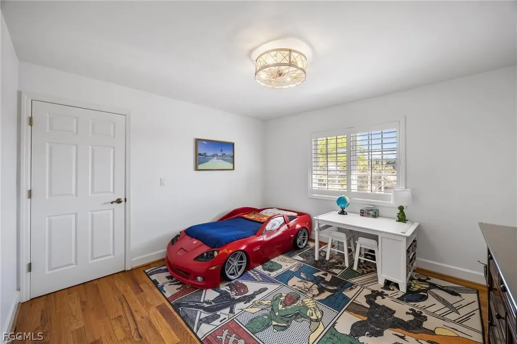 425 Lake Murex Circle Sanibel FL 33957