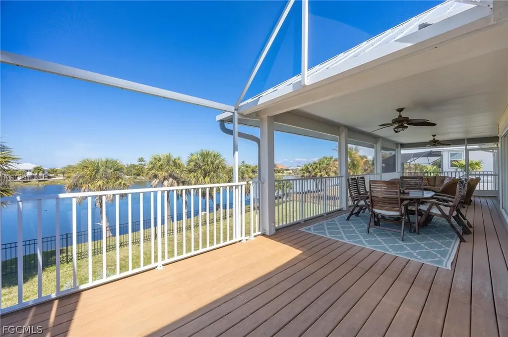 425 Lake Murex Circle Sanibel FL 33957