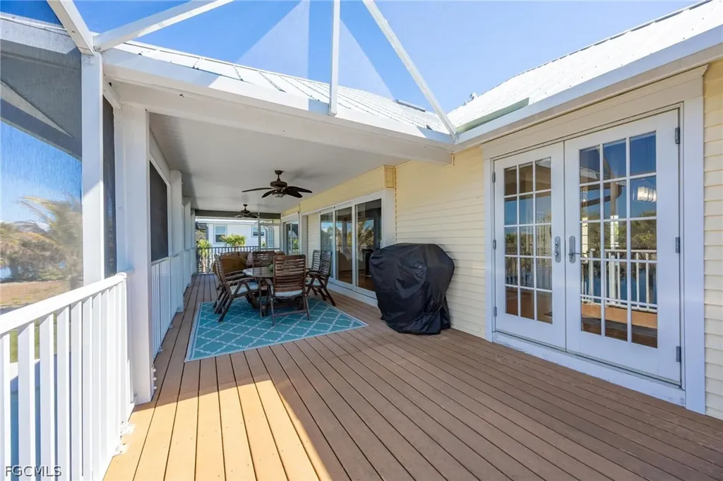 425 Lake Murex Circle Sanibel FL 33957
