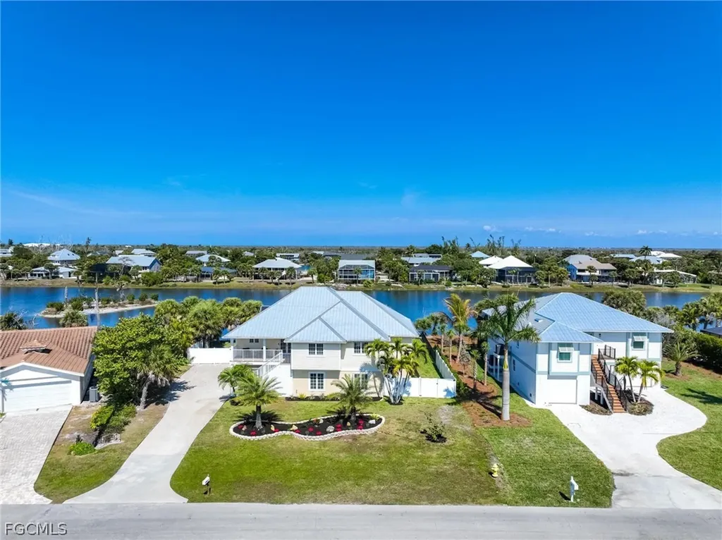 425 Lake Murex Circle Sanibel FL 33957