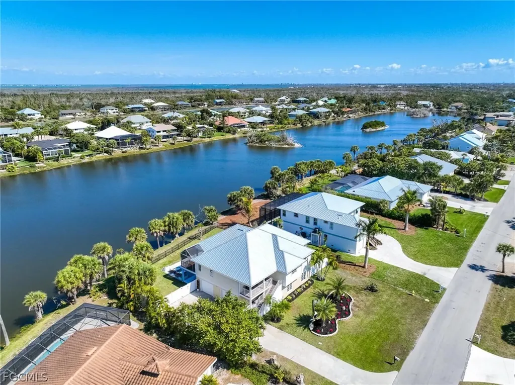 425 Lake Murex Circle Sanibel FL 33957