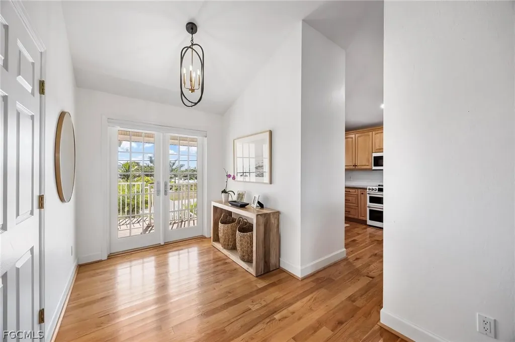 425 Lake Murex Circle Sanibel FL 33957
