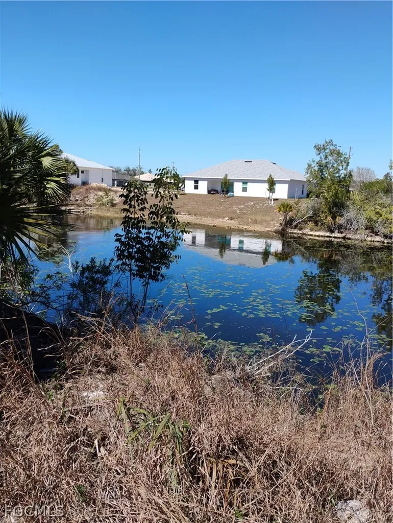 2211 NE 43rd Lane Cape Coral FL 33909