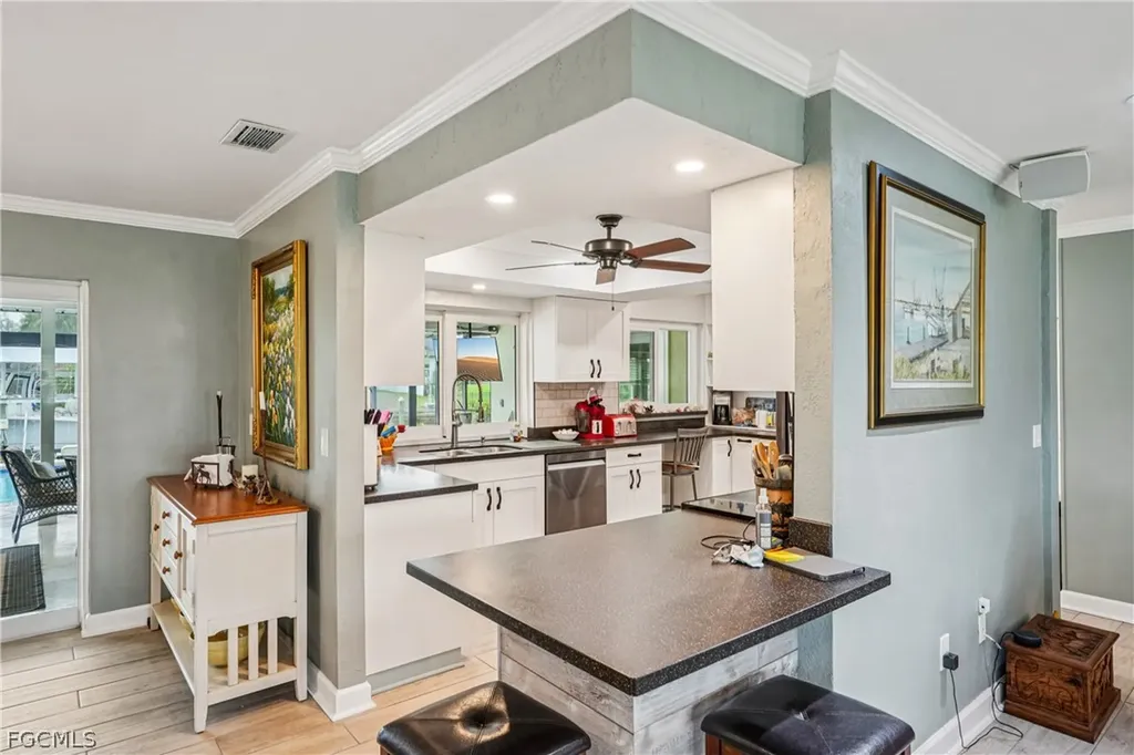 2204 SE 15th Terrace Cape Coral FL 33990