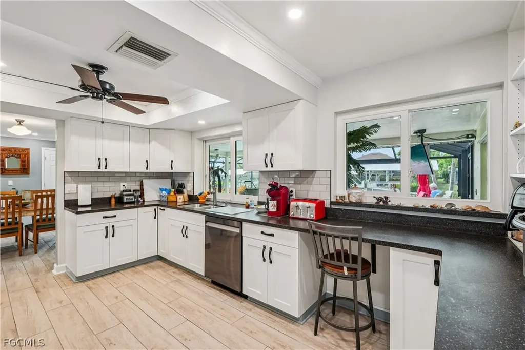 2204 SE 15th Terrace Cape Coral FL 33990