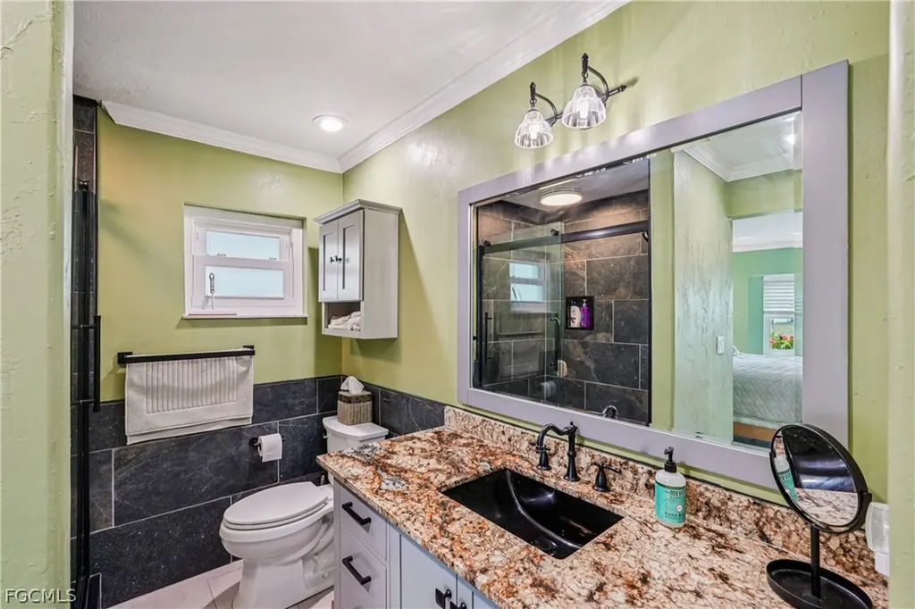 2204 SE 15th Terrace Cape Coral FL 33990