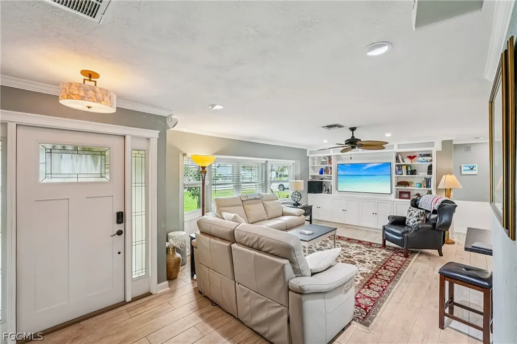 2204 SE 15th Terrace Cape Coral FL 33990