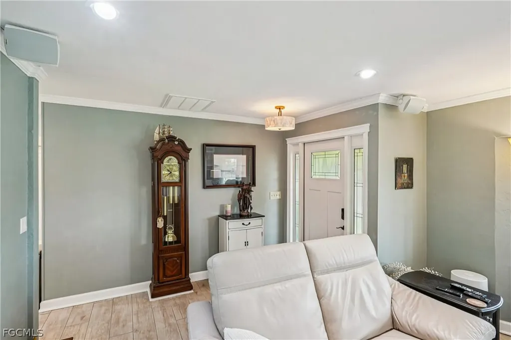 2204 SE 15th Terrace Cape Coral FL 33990
