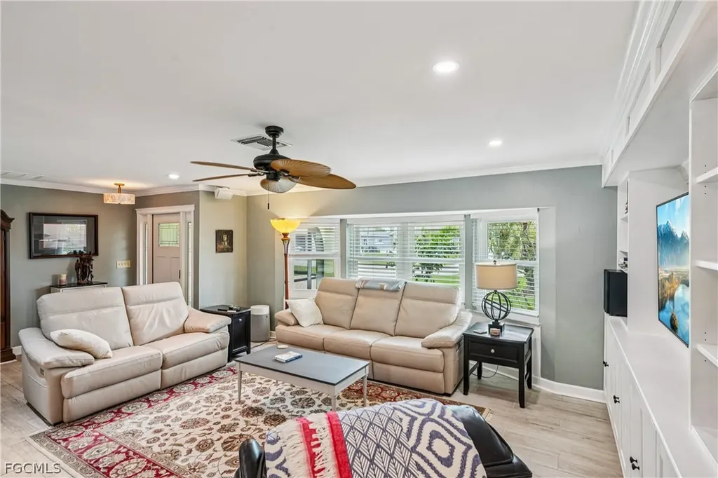 2204 SE 15th Terrace Cape Coral FL 33990