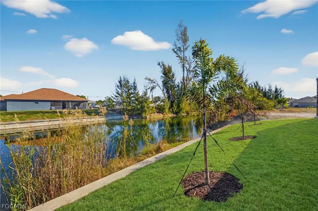 615 SW 26th Terrace Cape Coral FL 33914