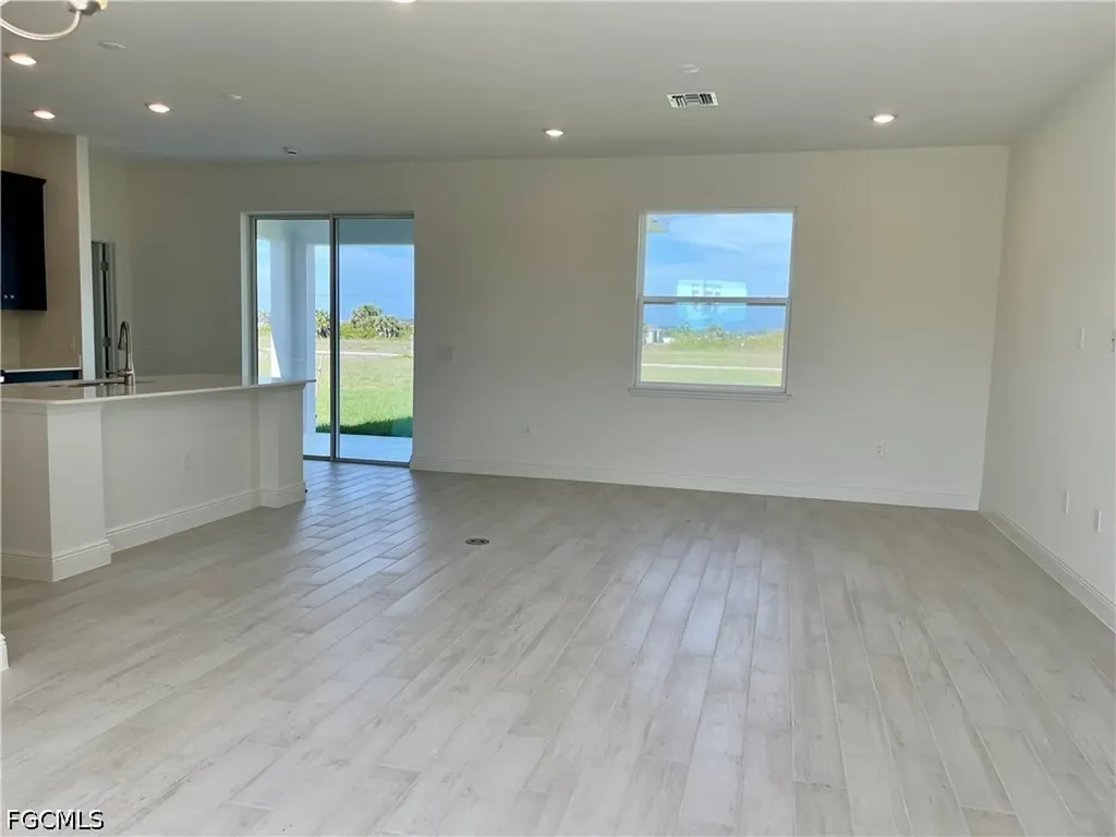 4020 NW 36th Place Cape Coral FL 33993
