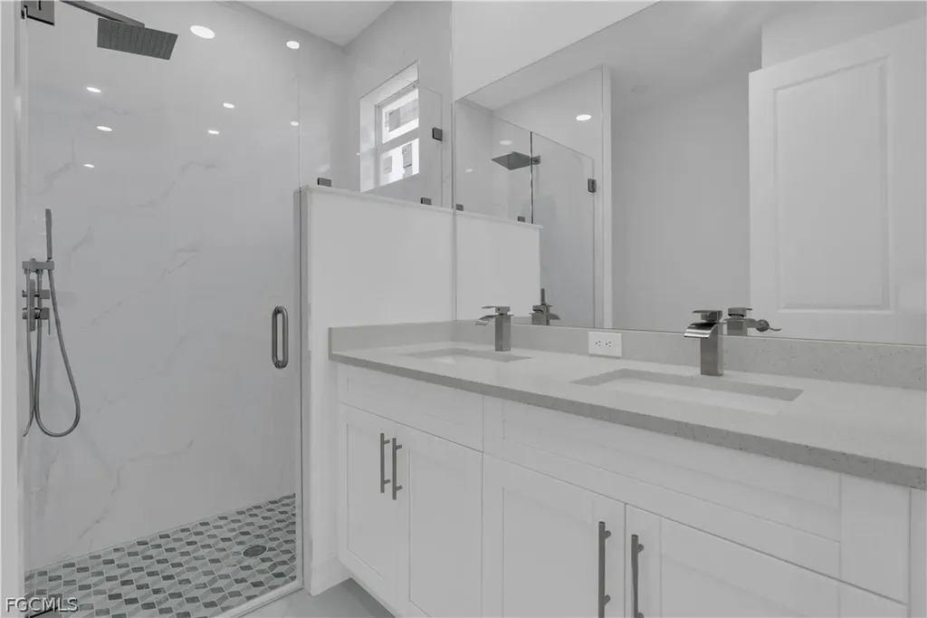 2104 Edward Avenue Alva FL 33920