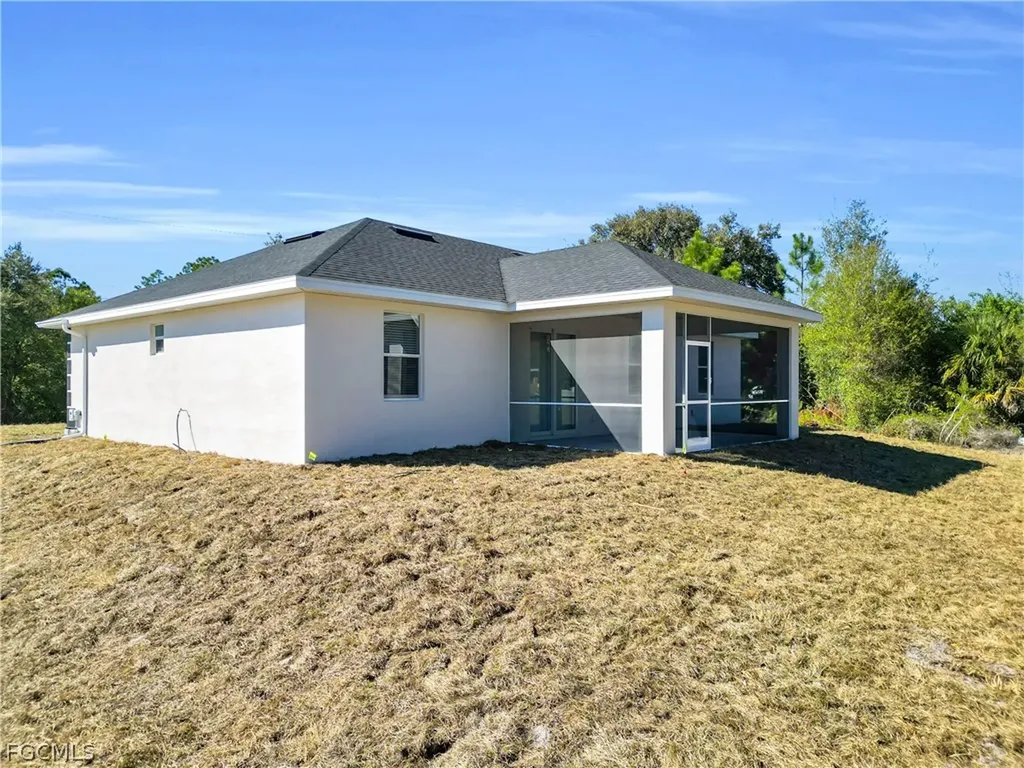 2104 Edward Avenue Alva FL 33920