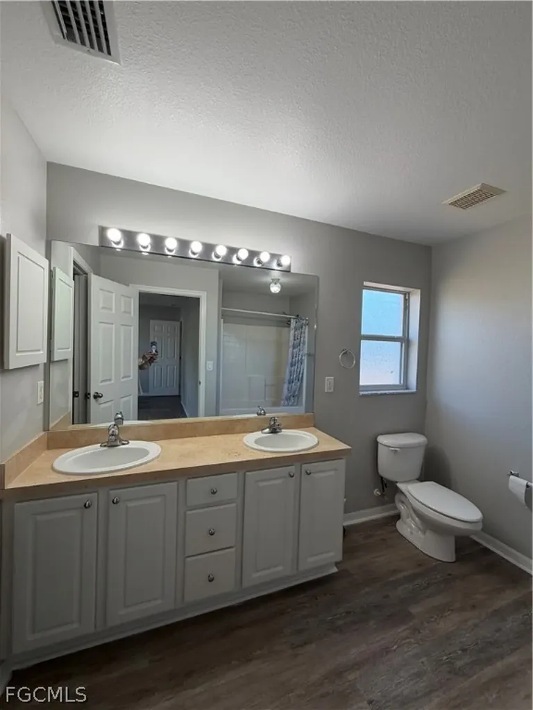 4311 NE 23rd Place Cape Coral FL 33909