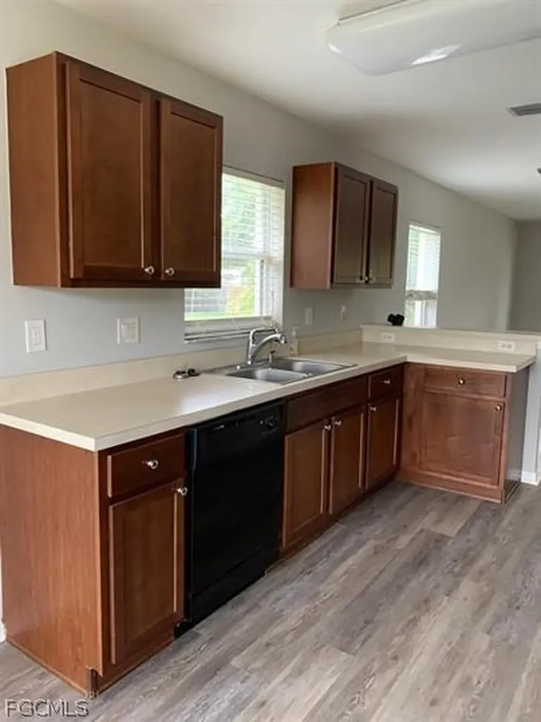 4311 NE 23rd Place Cape Coral FL 33909