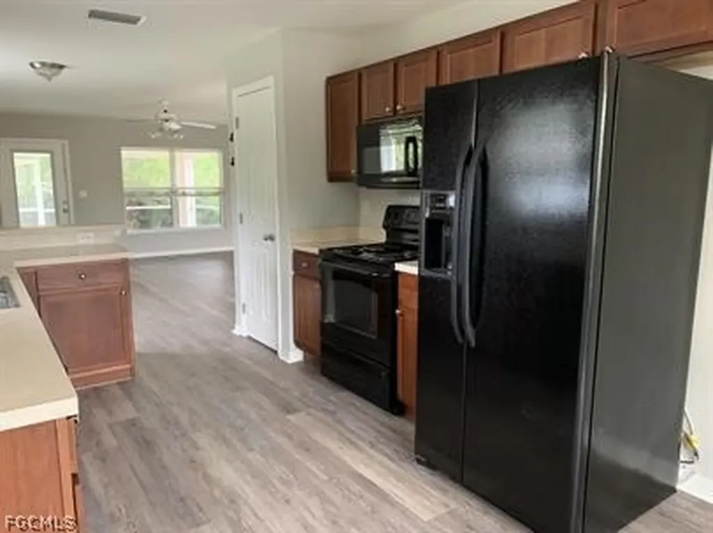 4311 NE 23rd Place Cape Coral FL 33909
