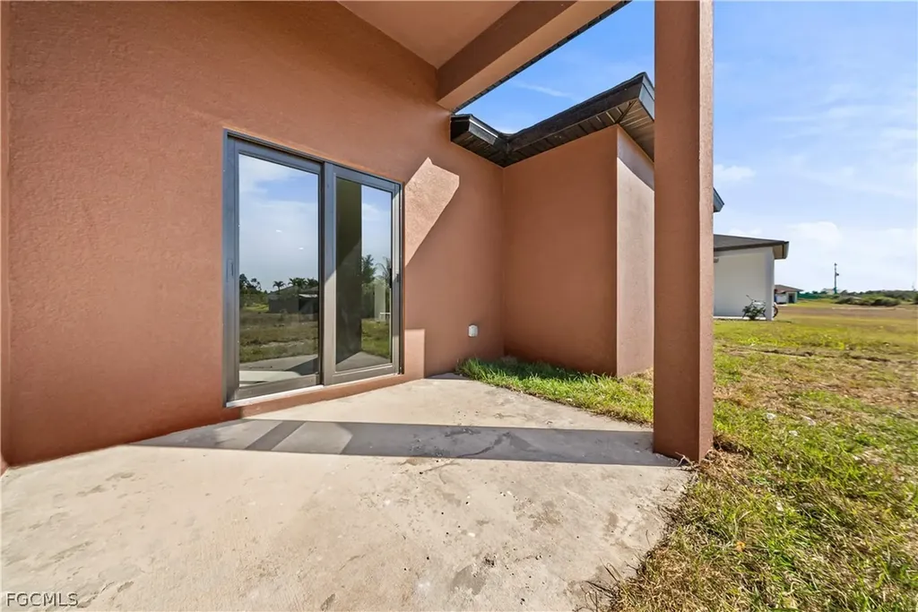 2220-2222 Kenneth Avenue S Lehigh Acres FL 33973
