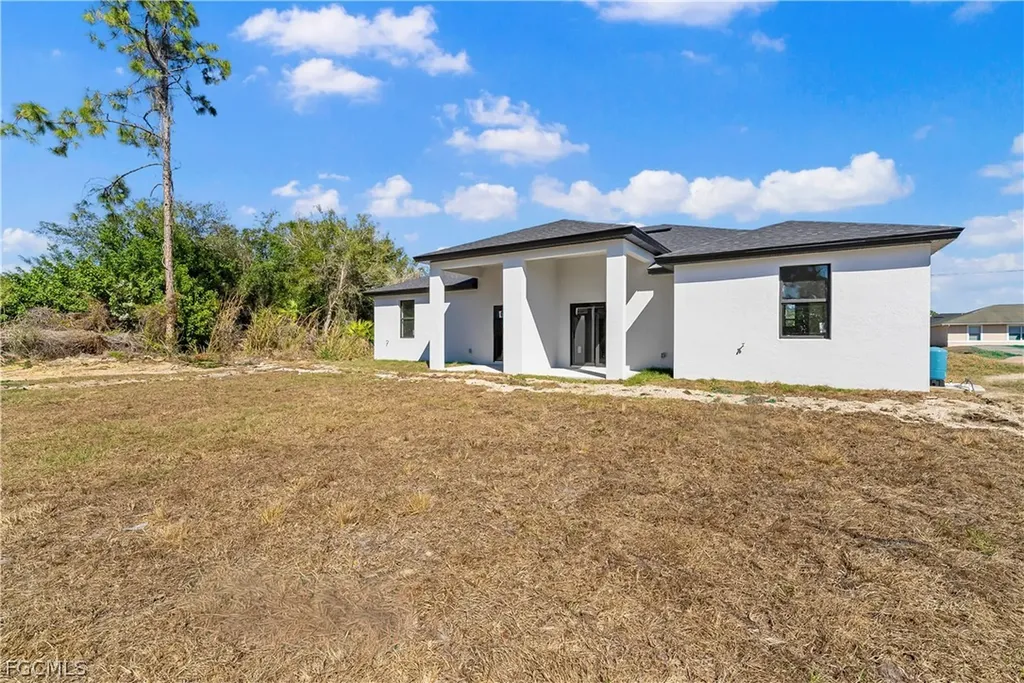 2216-2218 Kenneth Avenue S Lehigh Acres FL 33973