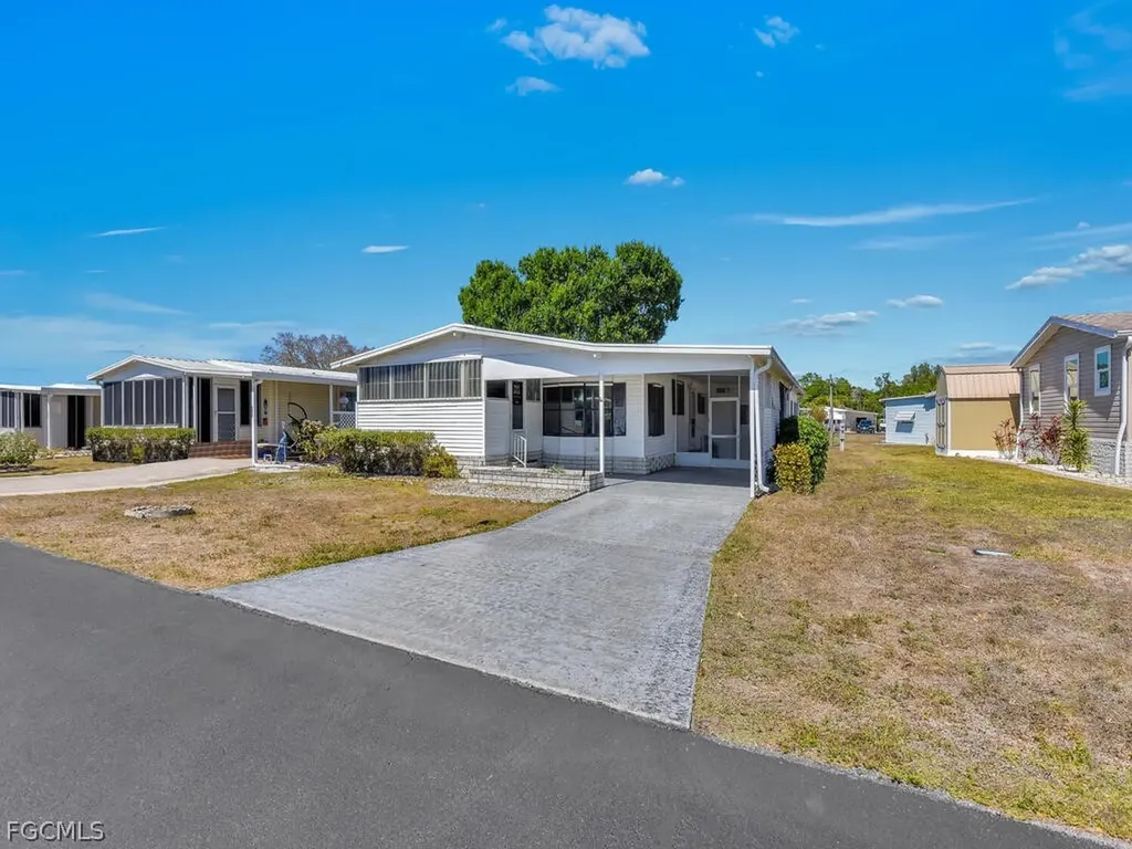 9855 Sugarmill Springs Drive Fort Myers FL 33905