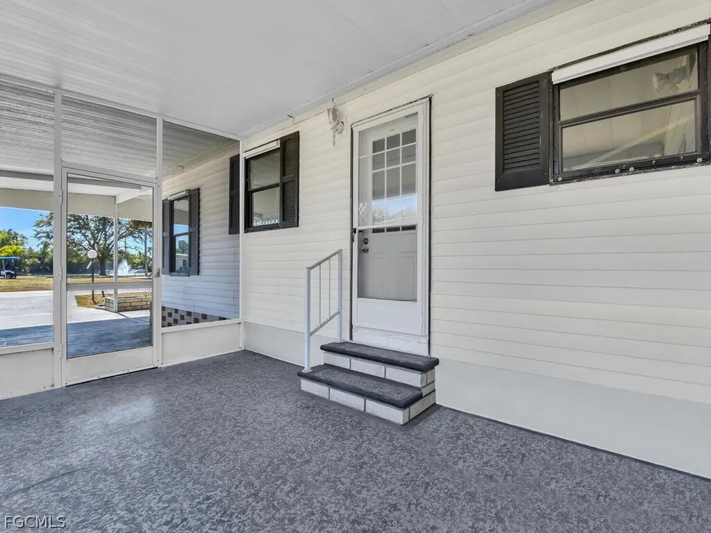 9855 Sugarmill Springs Drive Fort Myers FL 33905