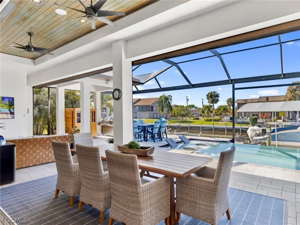 4226 SE 6th Place Cape Coral FL 33904