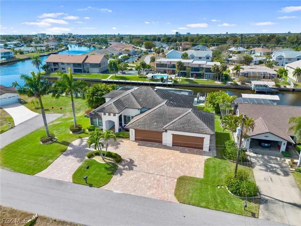 4226 SE 6th Place Cape Coral FL 33904