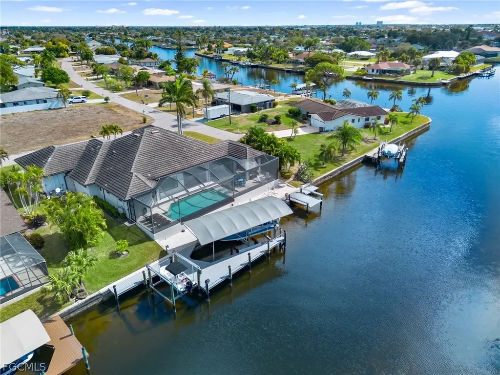 4226 SE 6th Place Cape Coral FL 33904