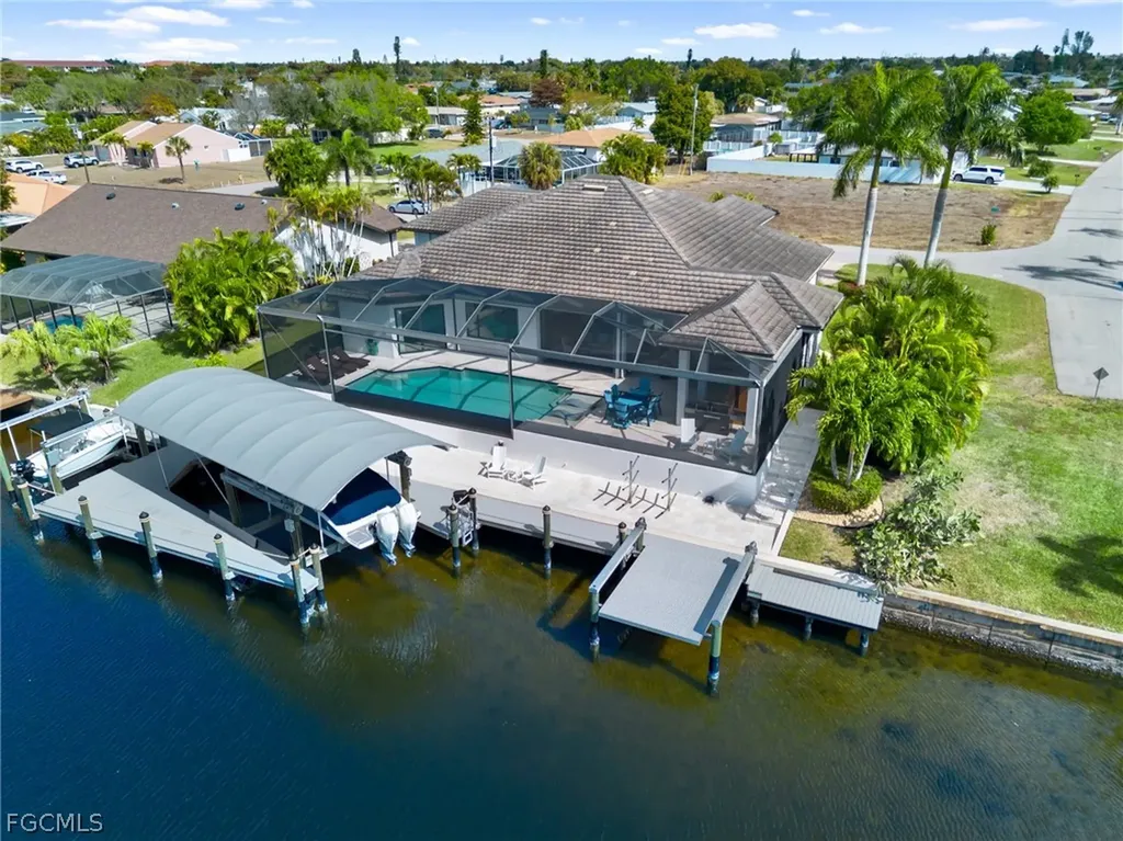 4226 SE 6th Place Cape Coral FL 33904