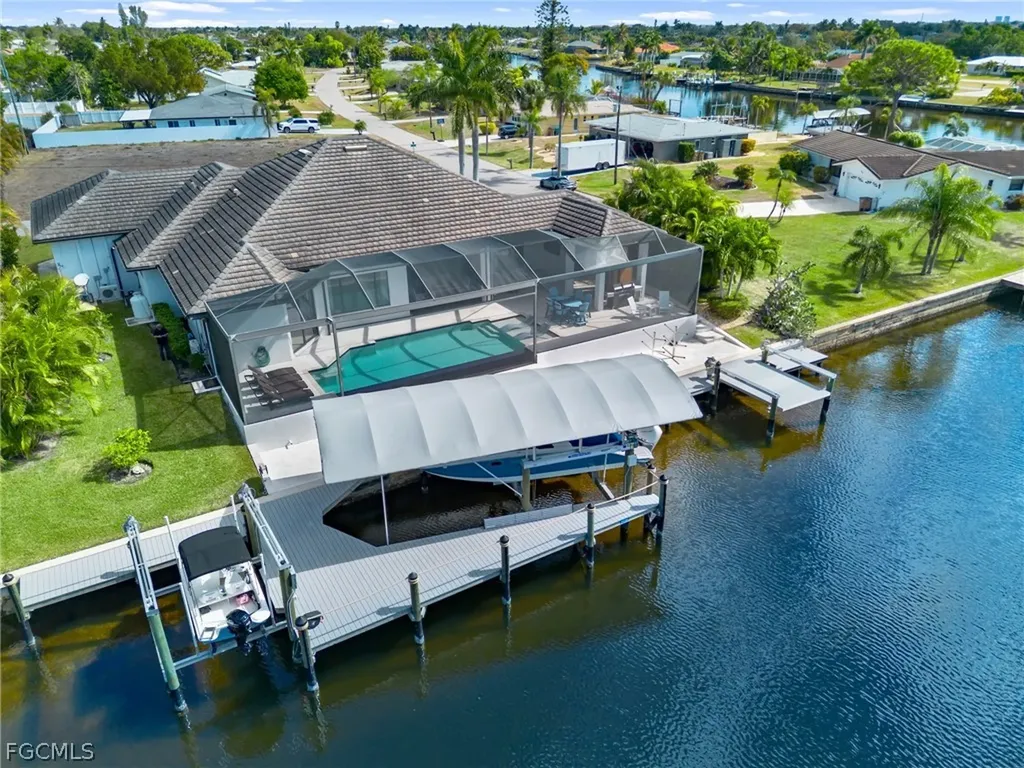 4226 SE 6th Place Cape Coral FL 33904