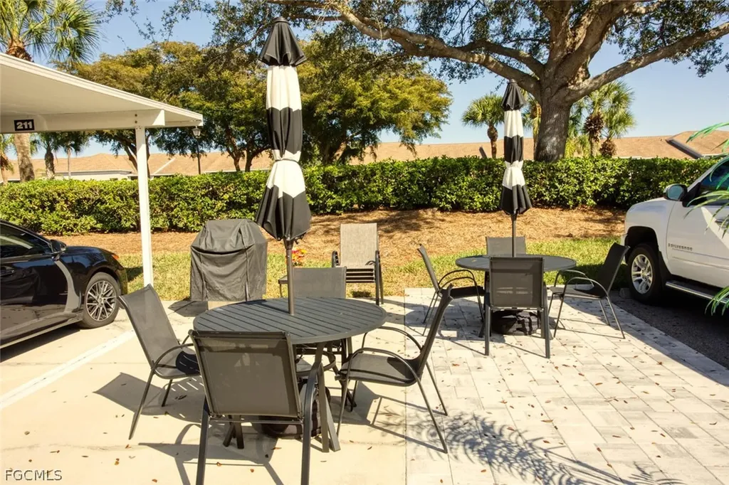 8096 Queen Palm Lane Fort Myers FL 33966