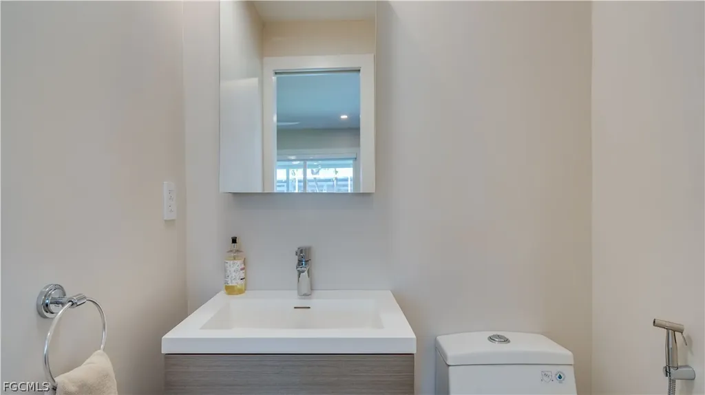 5331 Mayfair Court Cape Coral FL 33904