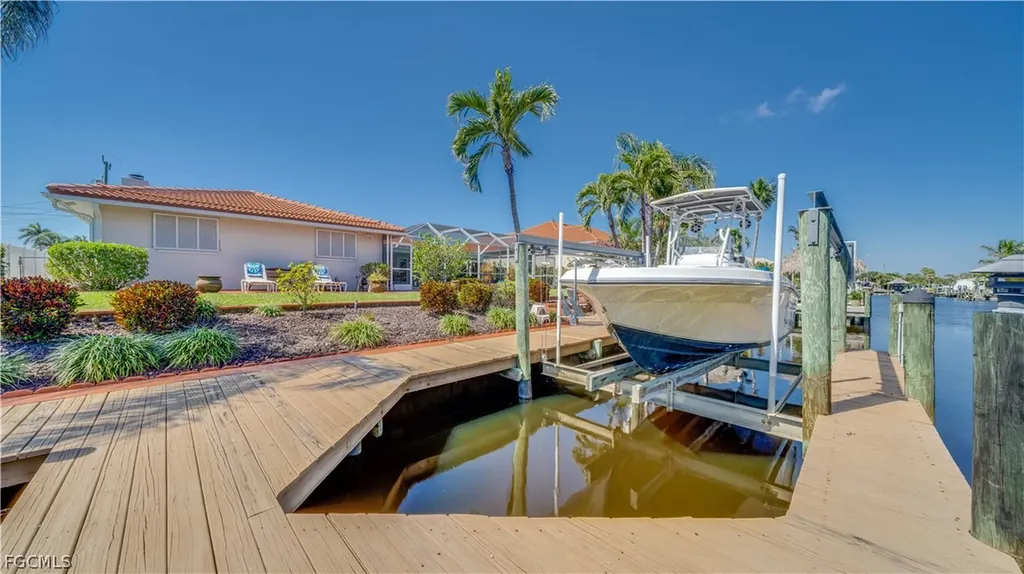 5331 Mayfair Court Cape Coral FL 33904