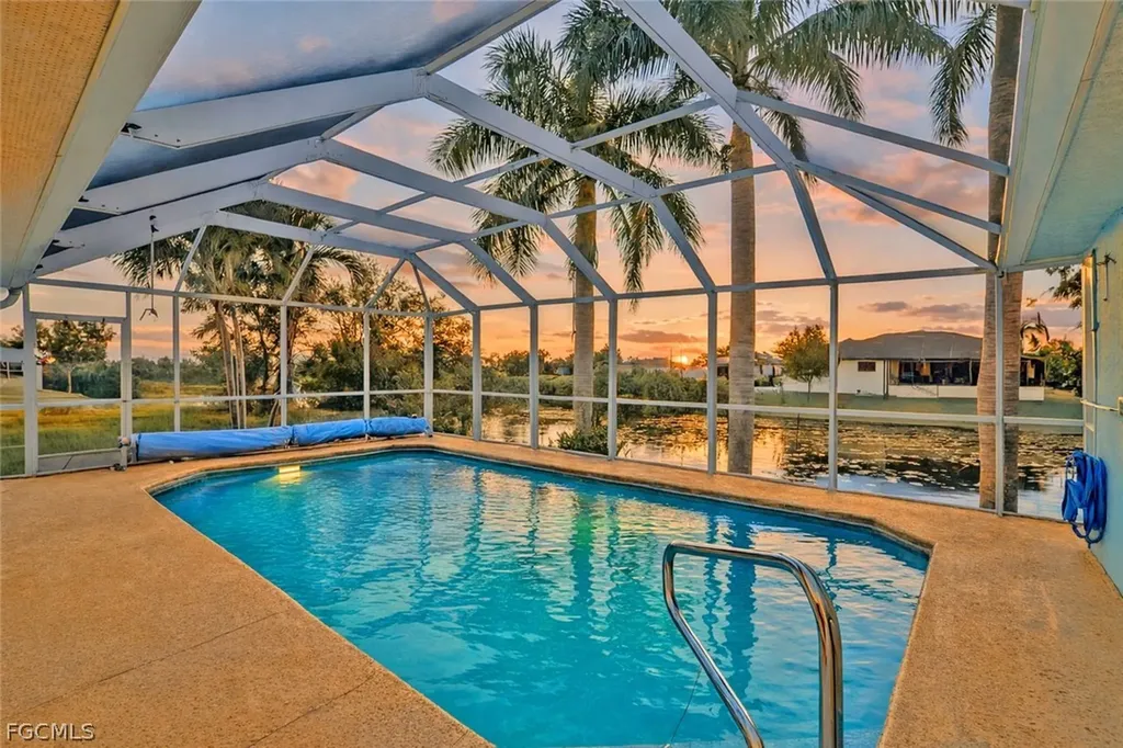 1325 NE 5th Place Cape Coral FL 33909