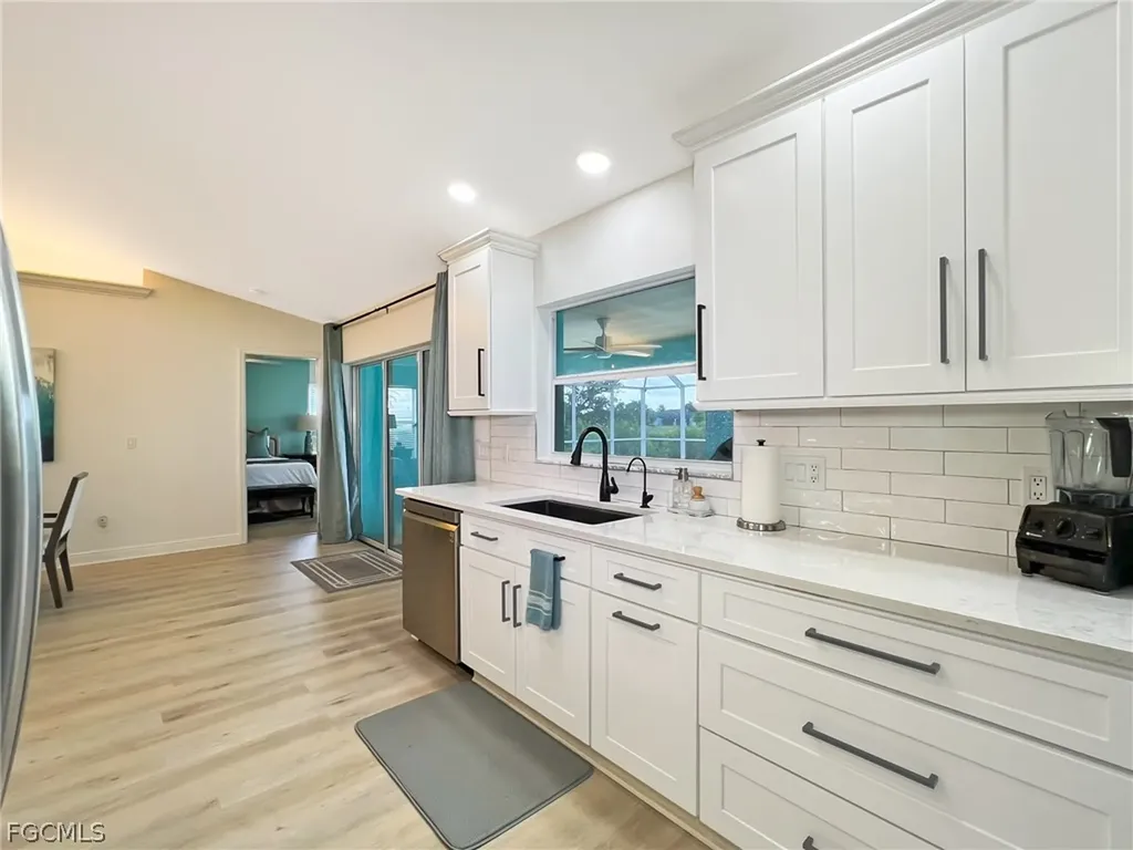 1325 NE 5th Place Cape Coral FL 33909
