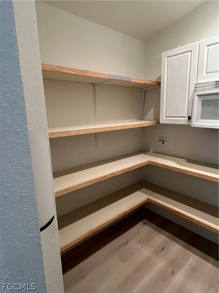 1325 NE 5th Place Cape Coral FL 33909