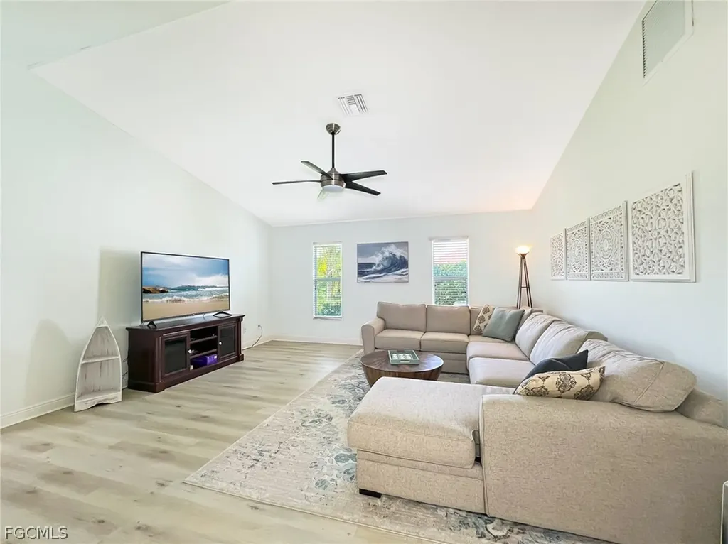 1325 NE 5th Place Cape Coral FL 33909
