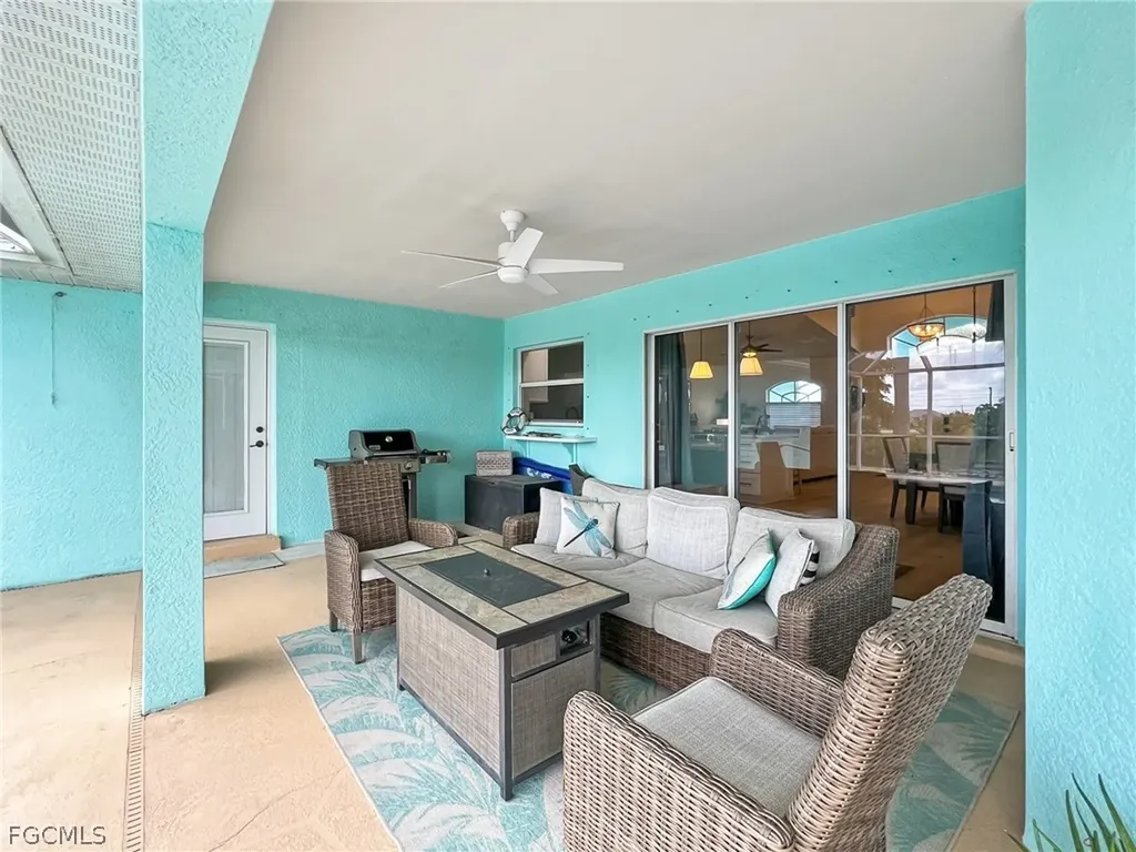 1325 NE 5th Place Cape Coral FL 33909