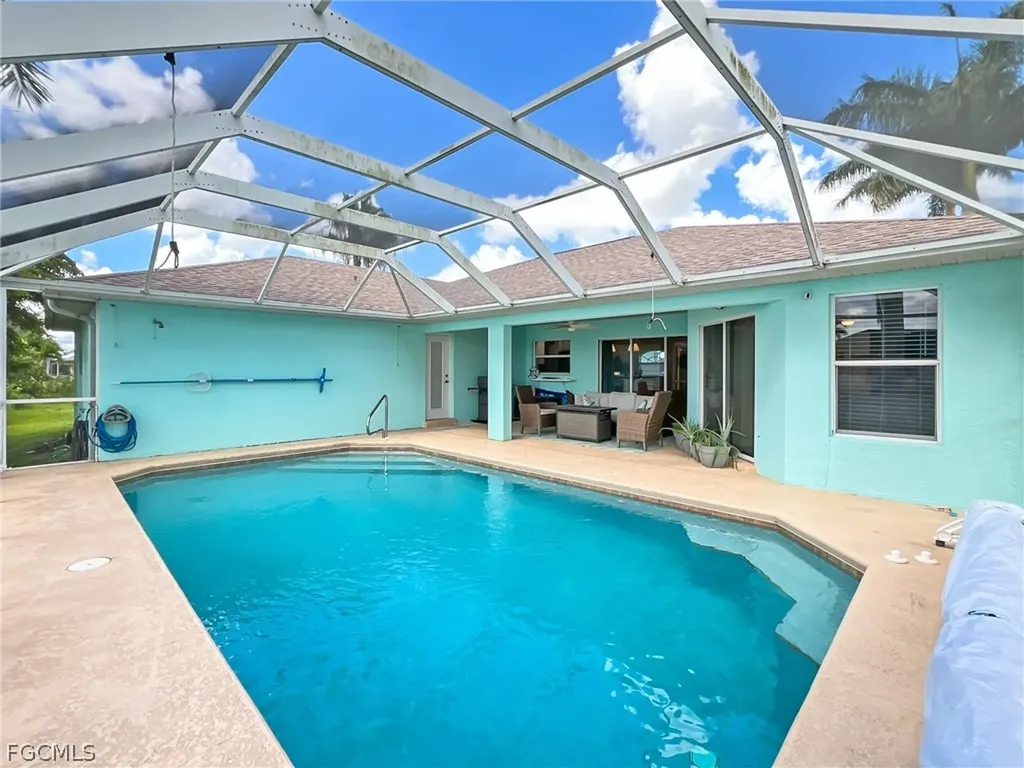 1325 NE 5th Place Cape Coral FL 33909