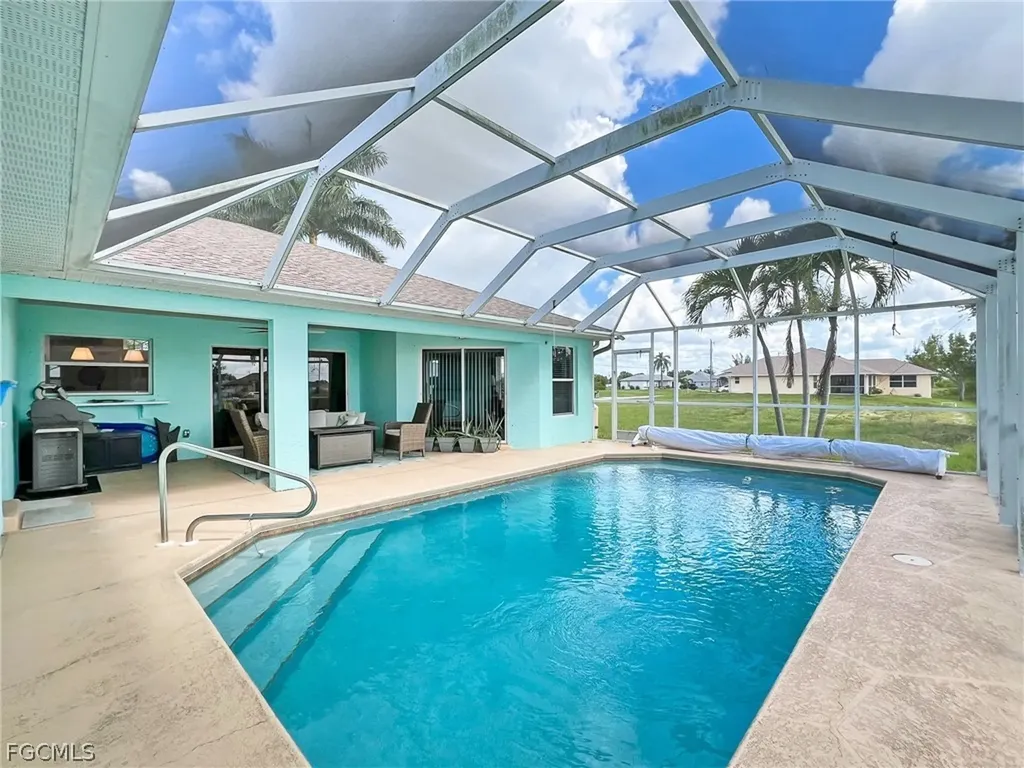 1325 NE 5th Place Cape Coral FL 33909