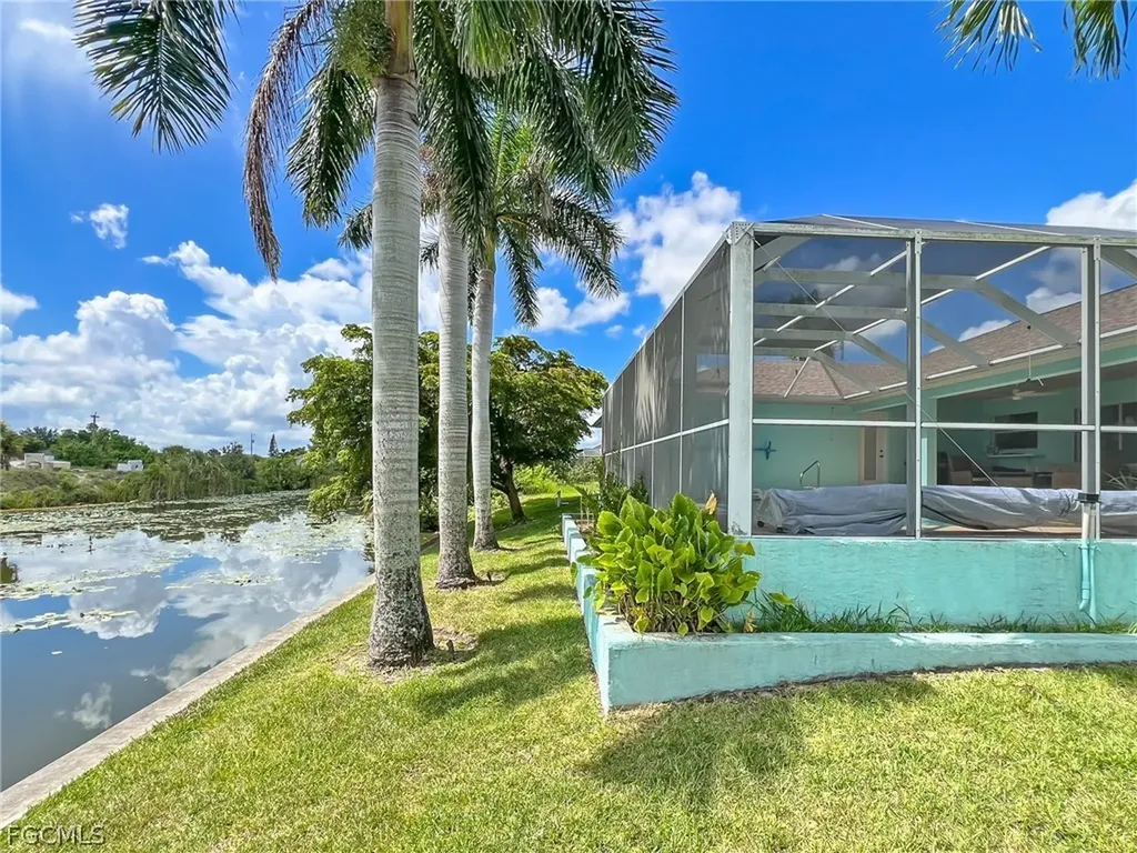 1325 NE 5th Place Cape Coral FL 33909