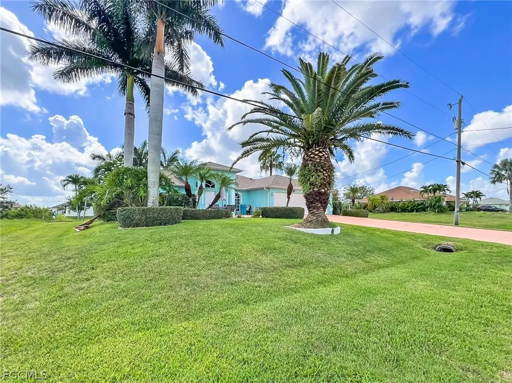 1325 NE 5th Place Cape Coral FL 33909