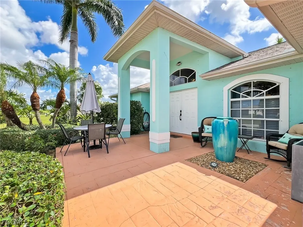 1325 NE 5th Place Cape Coral FL 33909