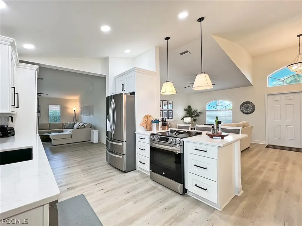 1325 NE 5th Place Cape Coral FL 33909