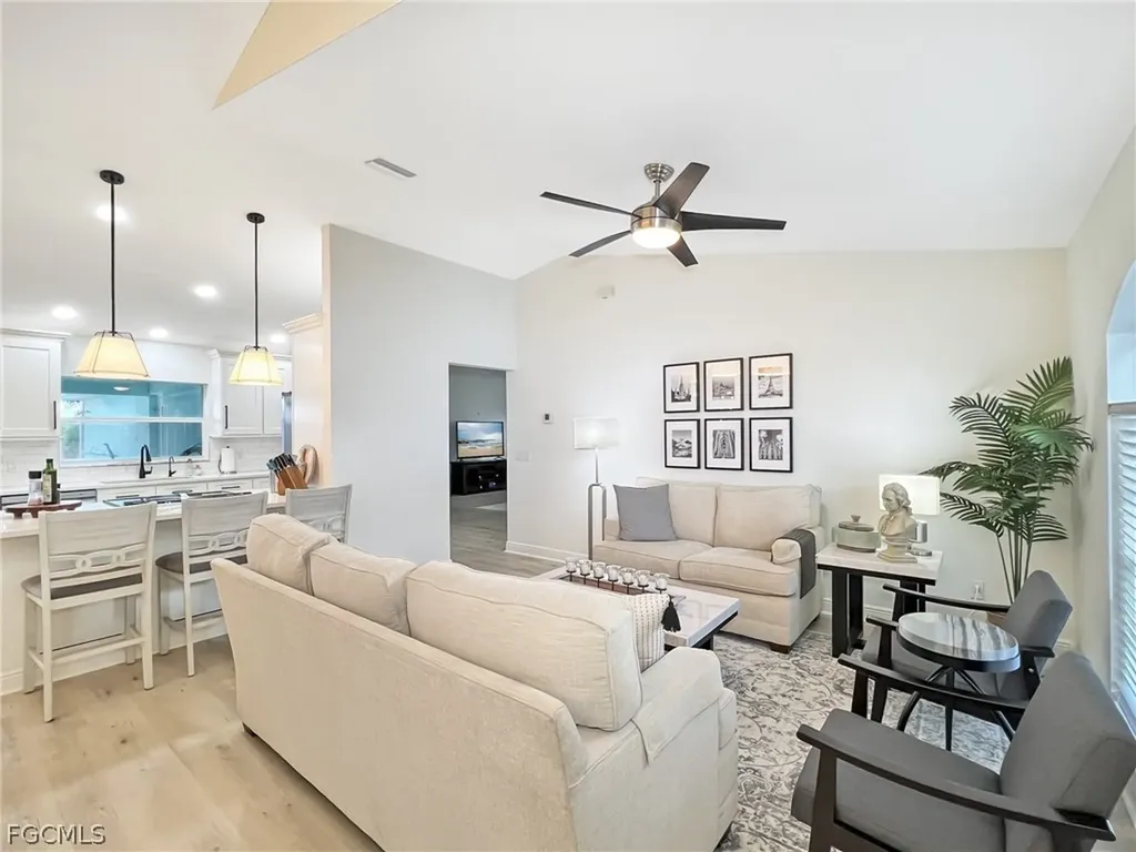 1325 NE 5th Place Cape Coral FL 33909