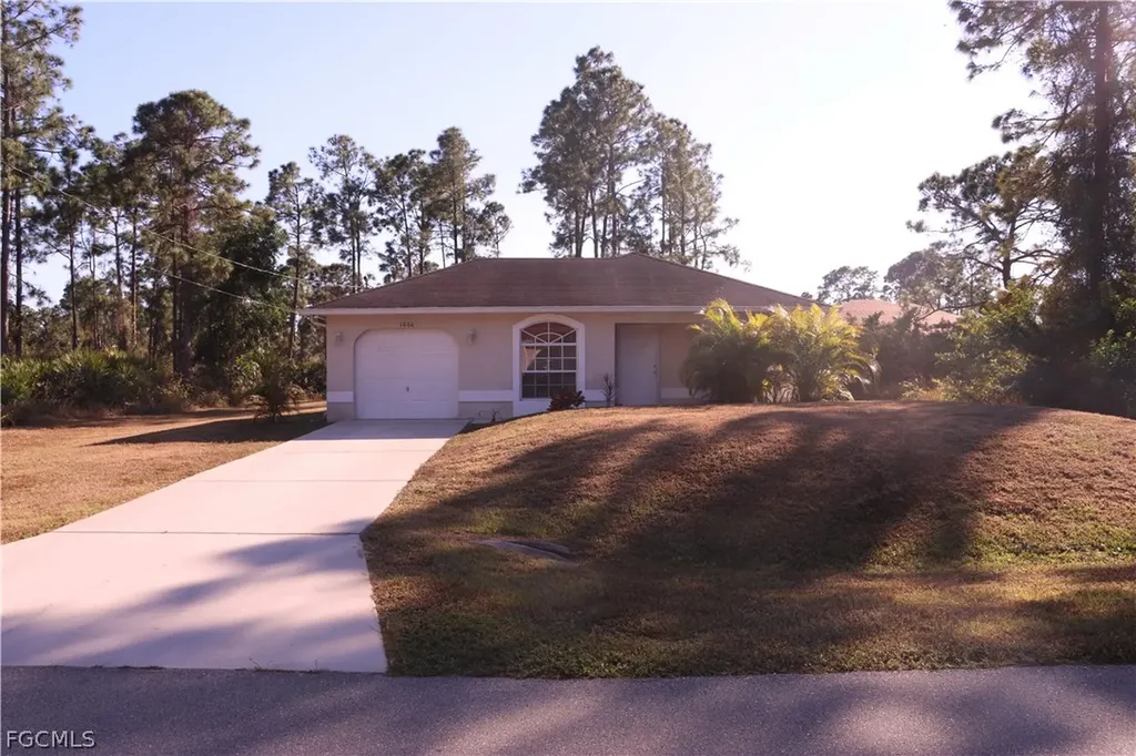1066 Barnett Street E Lehigh Acres FL 33974