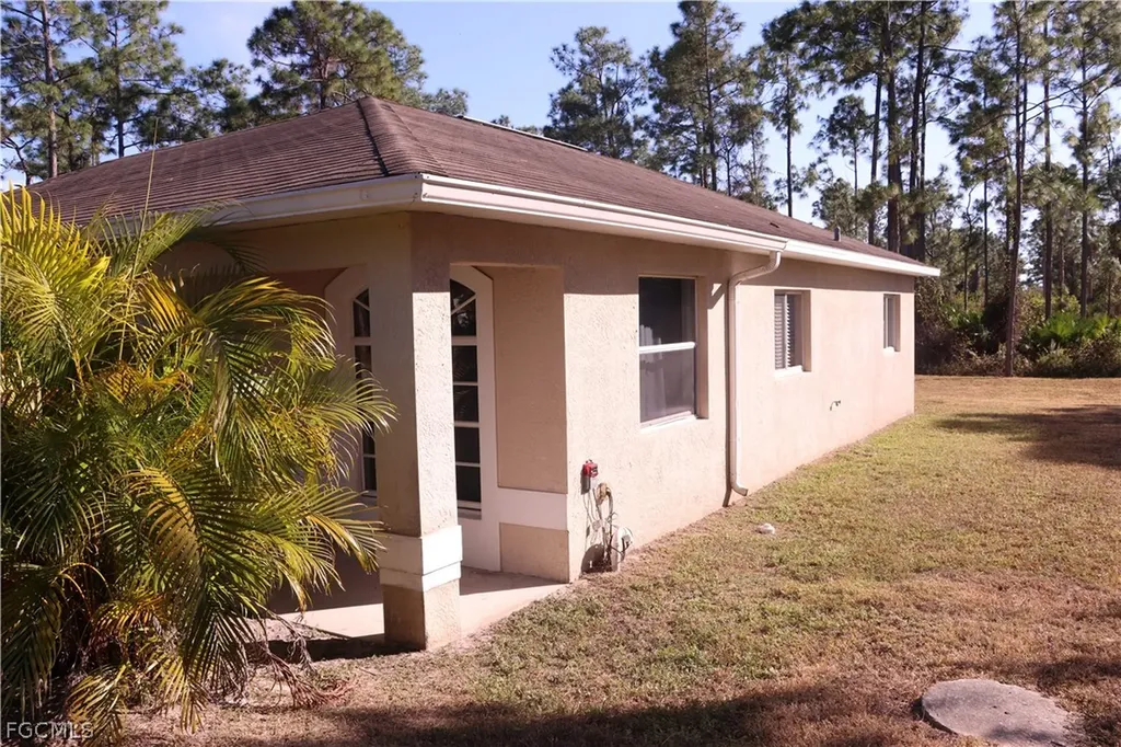 1066 Barnett Street E Lehigh Acres FL 33974