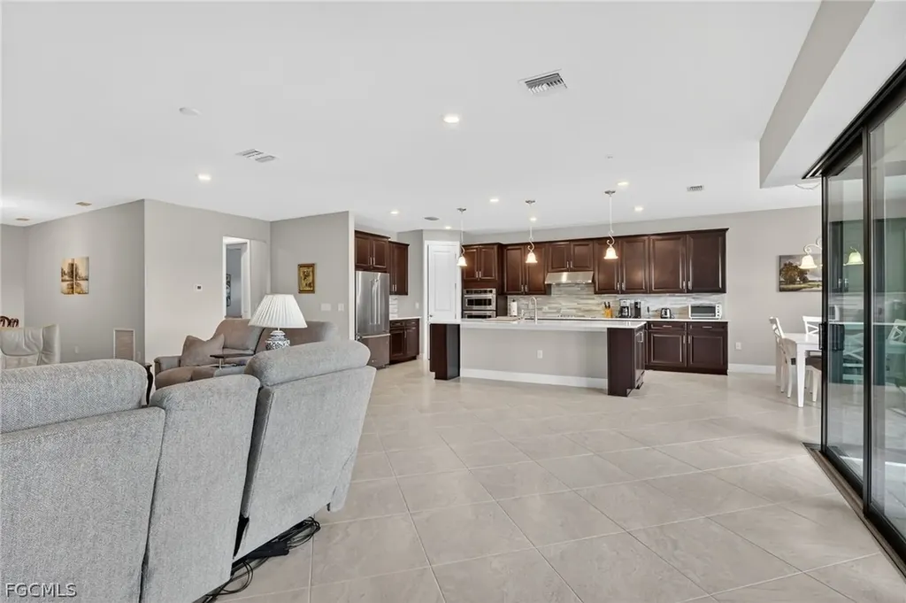 11279 Thurston Chase Fort Myers FL 33913