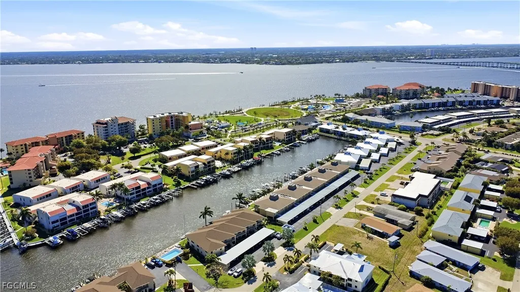 4005 SE 19th Place Cape Coral FL 33904