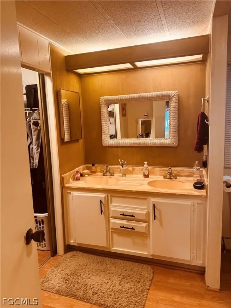 11 Poinsettia Drive Fort Myers FL 33905