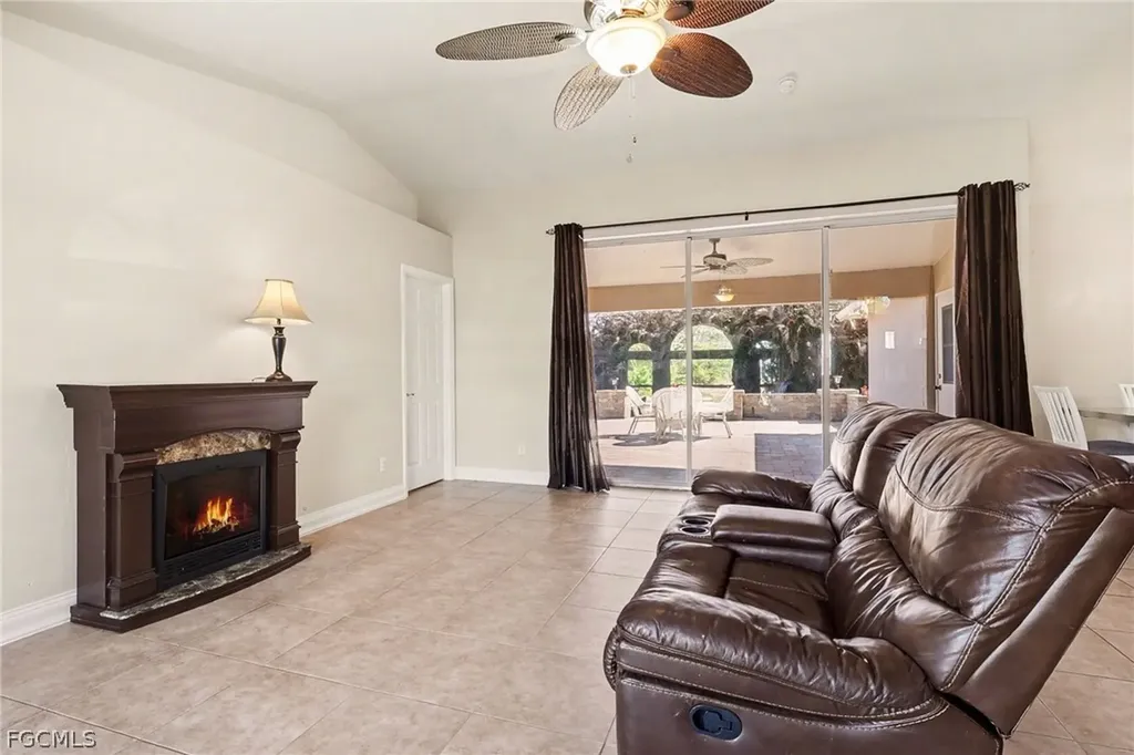 6371 Maytree Circle Fort Myers FL 33905